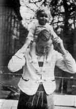 Heydrich und Sohn Klaus in Monaco